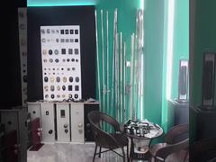 Un examen plus attentif : serrure de poignée de porte en alliage de zinc et d'aluminium, porte ouverte plate pour la maison