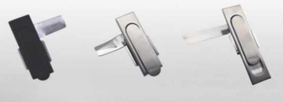 Fermeture de porte d'armoire électrique de connexion à la barre de contrôle en poudre noire
