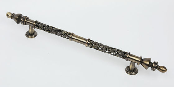 Les meubles la traction de luxe que légère de matériel manipule la fleur de cavité ont formé l'or 24K plaqué